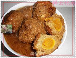 老鲁家的传统菜——鸭蛋黄狮子头的做法步骤：8