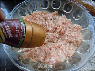 黑椒蜜汁猪肉铺的做法步骤:2