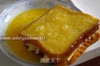 出游前的能量早晨---【奶酪培根煎土司】的做法步骤：4