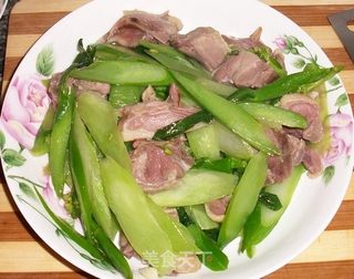 飞水芥兰腊鸭腿的做法步骤：7