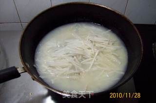 【鲈鱼精典吃法】---《酱爆大葱鲈鱼片》河鲜餐的做法步骤：41