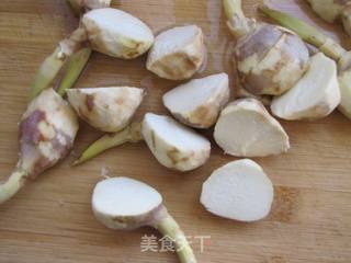 茨菇木耳炖河蚌的做法步骤:4