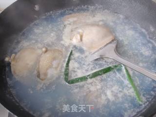 茨菇木耳炖河蚌的做法步骤:5