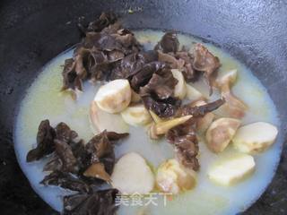 茨菇木耳炖河蚌的做法步骤:11