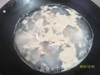 莲藕龙骨汤的做法步骤：3