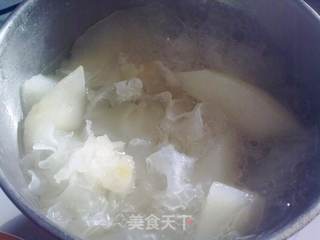 银耳雪梨水的做法步骤:5