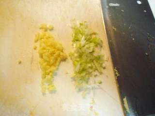 香菇白菜汆丸子的做法步骤:3