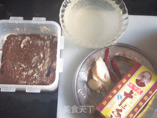 让人食指大动的下酒菜--卤猪耳朵的做法步骤:5