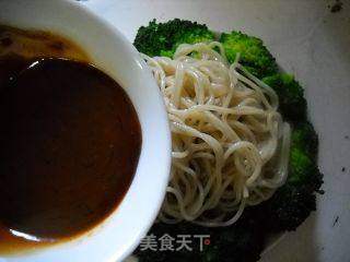 花生芝香拌面的做法步骤:13