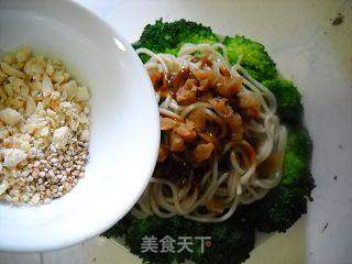 花生芝香拌面的做法步骤:15