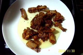 【飞禽美味精典】-《根茎蔬果炒乳鸽》又名《时蔬根茎炒乳鸽》的做法步骤：14