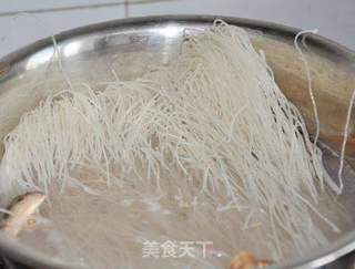 海鲜炒粉干的做法步骤:4