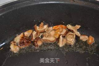 海鲜炒粉干的做法步骤:7