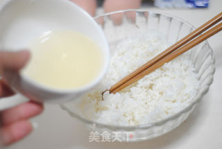 爽食寿司卷——剩米饭的华丽转身的做法步骤：3