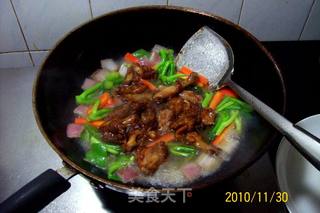 【飞禽美味精典】-《根茎蔬果炒乳鸽》又名《时蔬根茎炒乳鸽》的做法步骤：18
