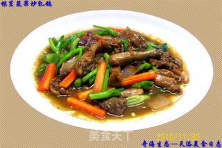 【飞禽美味精典】-《根茎蔬果炒乳鸽》又名《时蔬根茎炒乳鸽》的做法步骤：23