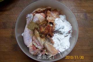 【飞禽美味精典】《萝卜大葱炒乳鸽》的做法步骤：4