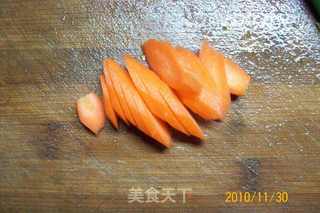 【飞禽美味精典】《萝卜大葱炒乳鸽》的做法步骤：6