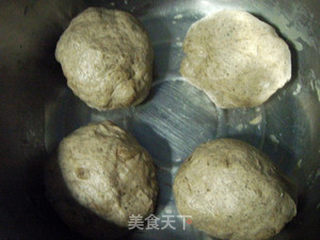 适合秋冬健康养生--黑芝麻核桃吐司（吐司之旅5）的做法步骤：7
