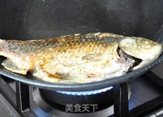 鲫鱼荷包蛋萝卜丝汤的做法步骤:3