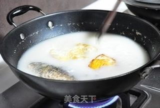 鲫鱼荷包蛋萝卜丝汤的做法步骤:9