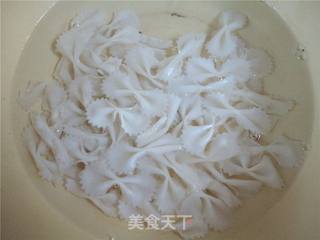 腊肉五彩蝴蝶面的做法步骤:9