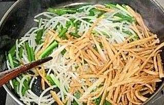 银牙炒馓子的做法步骤：6