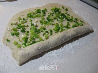 中国式批萨--葱油饼的做法步骤：5