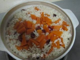 美容养颜的南瓜香蕉煲仔饭的做法步骤:4