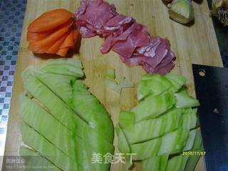 佛手炒肉片的做法步骤：1