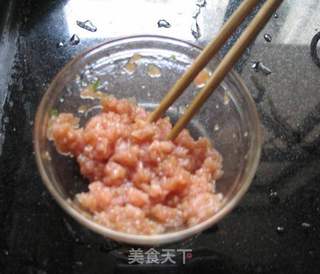 肉酱虾仁拌意面的做法步骤:5