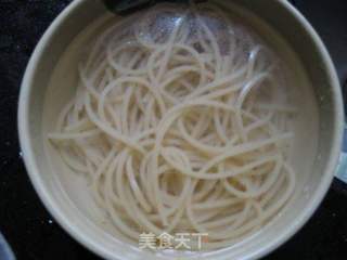 肉酱虾仁拌意面的做法步骤:10