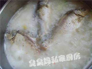 萝卜丝鲫鱼汤的做法步骤:7