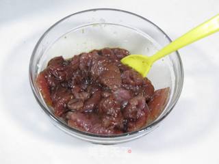 大蒜姬菇炒肉片的做法步骤:2