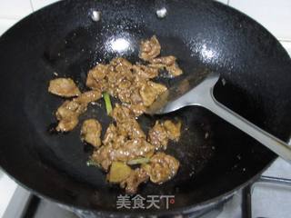 大蒜姬菇炒肉片的做法步骤：6