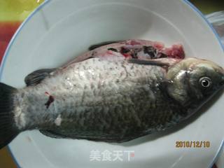 粉葛白鲫汤的做法步骤：1