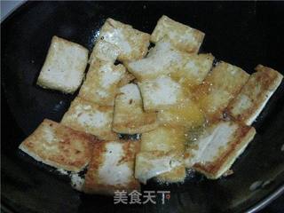 芹香蒜茸豆腐的做法步骤:2