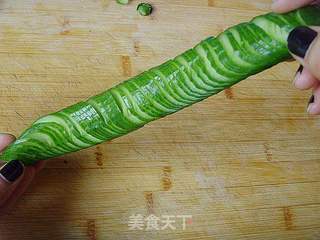 酸辣蓑衣黄瓜的做法步骤:3