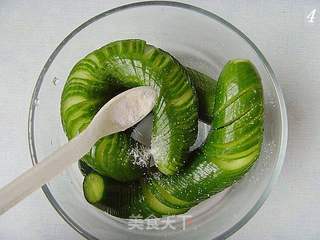酸辣蓑衣黄瓜的做法步骤:5