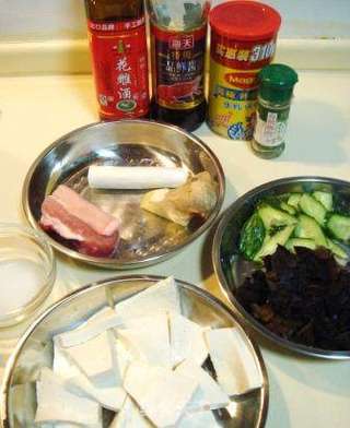 北京传统风味儿“黄焖豆腐”的做法步骤：1