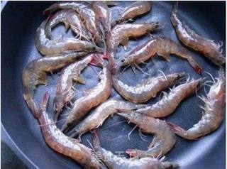 用煎肉的方法来煎虾——椒盐虾的做法步骤:3