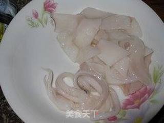 双椒炒鱿鱼的做法步骤:4