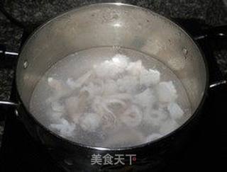 双椒炒鱿鱼的做法步骤:5