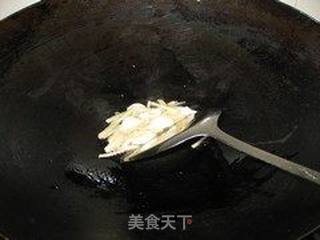 双椒炒鱿鱼的做法步骤:9