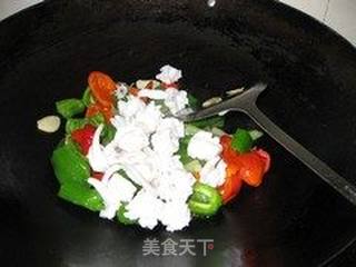 双椒炒鱿鱼的做法步骤:11