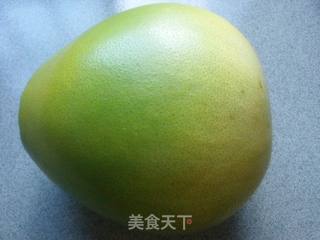 柚子皮变身餐桌上最受欢迎的消食解腻菜——柚香粉蒸肉的做法步骤：1