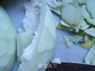 柚子皮变身餐桌上最受欢迎的消食解腻菜——柚香粉蒸肉的做法步骤：3
