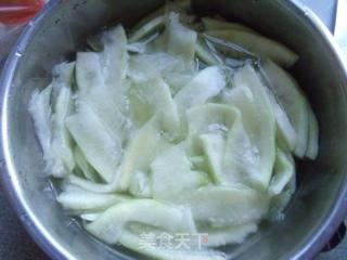 柚子皮变身餐桌上最受欢迎的消食解腻菜——柚香粉蒸肉的做法步骤：6