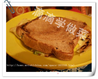 丰富早餐-----芹菜鸡蛋饼+土司的做法步骤:6