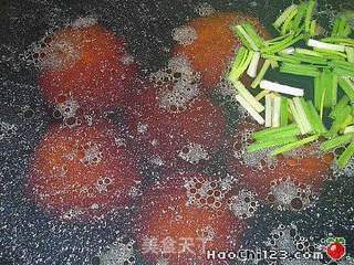 红烧狮子头的做法步骤：6